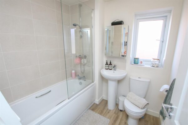 Creek Drive, Woodlands, Doncaster