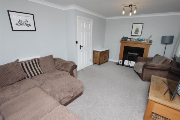 Grassholme Close, Lakeside, Doncaster