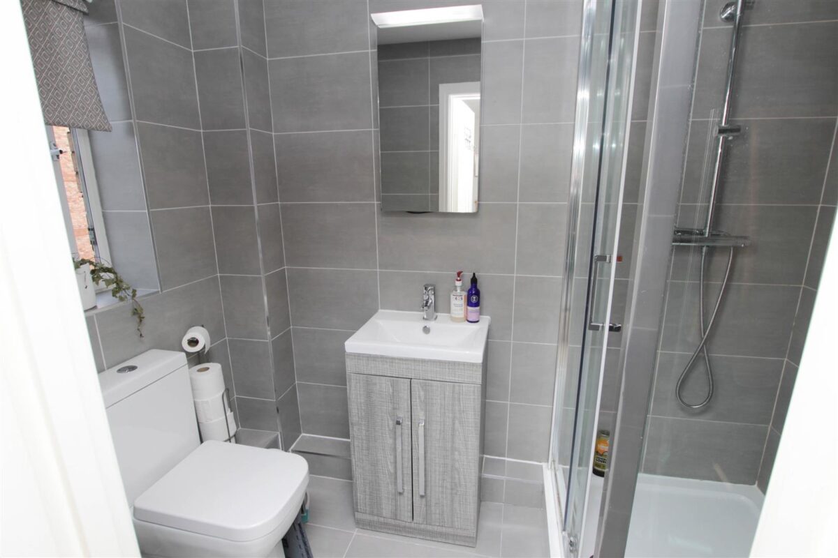 Grassholme Close, Lakeside, Doncaster