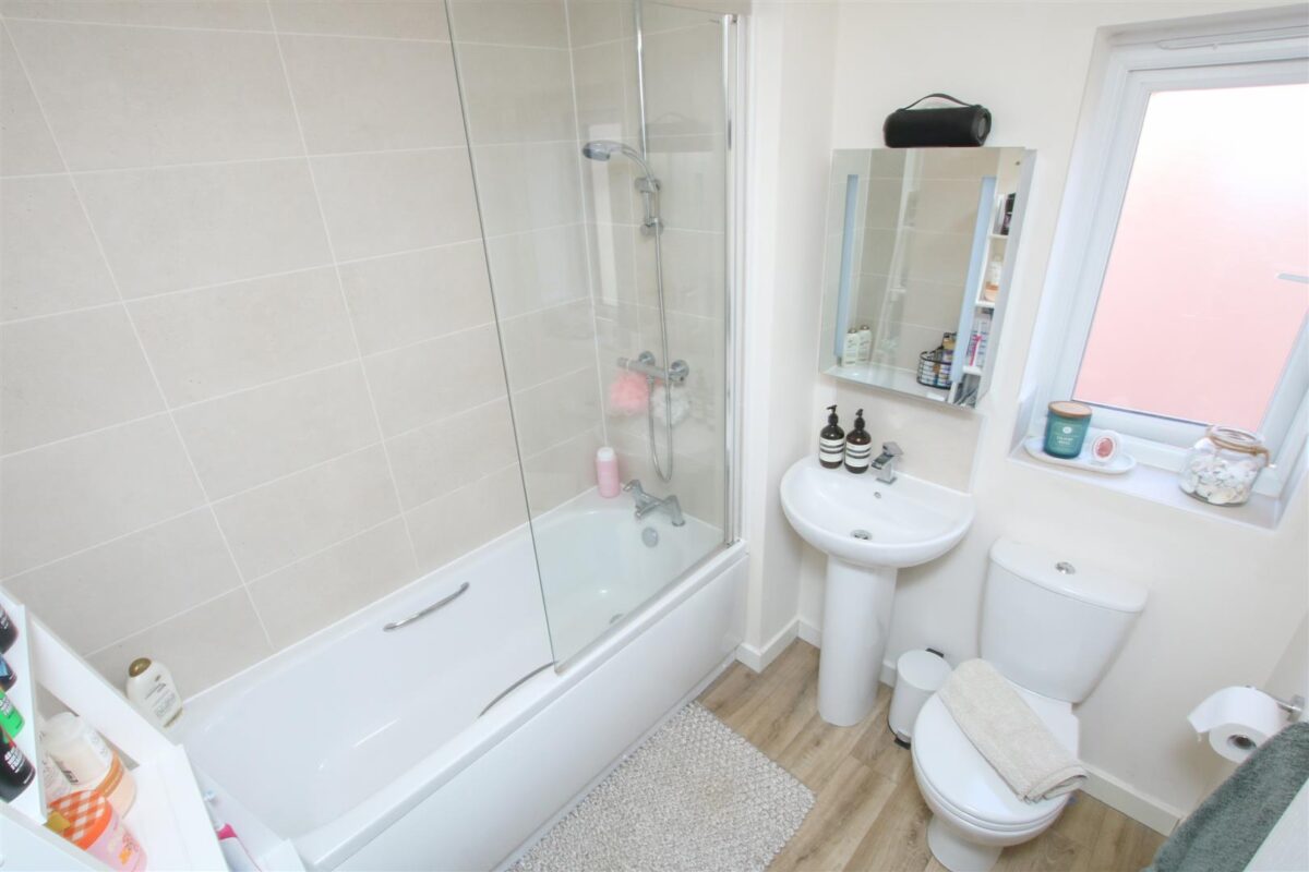 Creek Drive, Woodlands, Doncaster