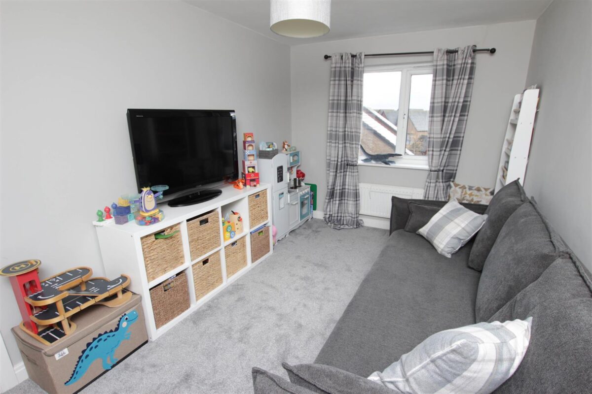 Grassholme Close, Lakeside, Doncaster