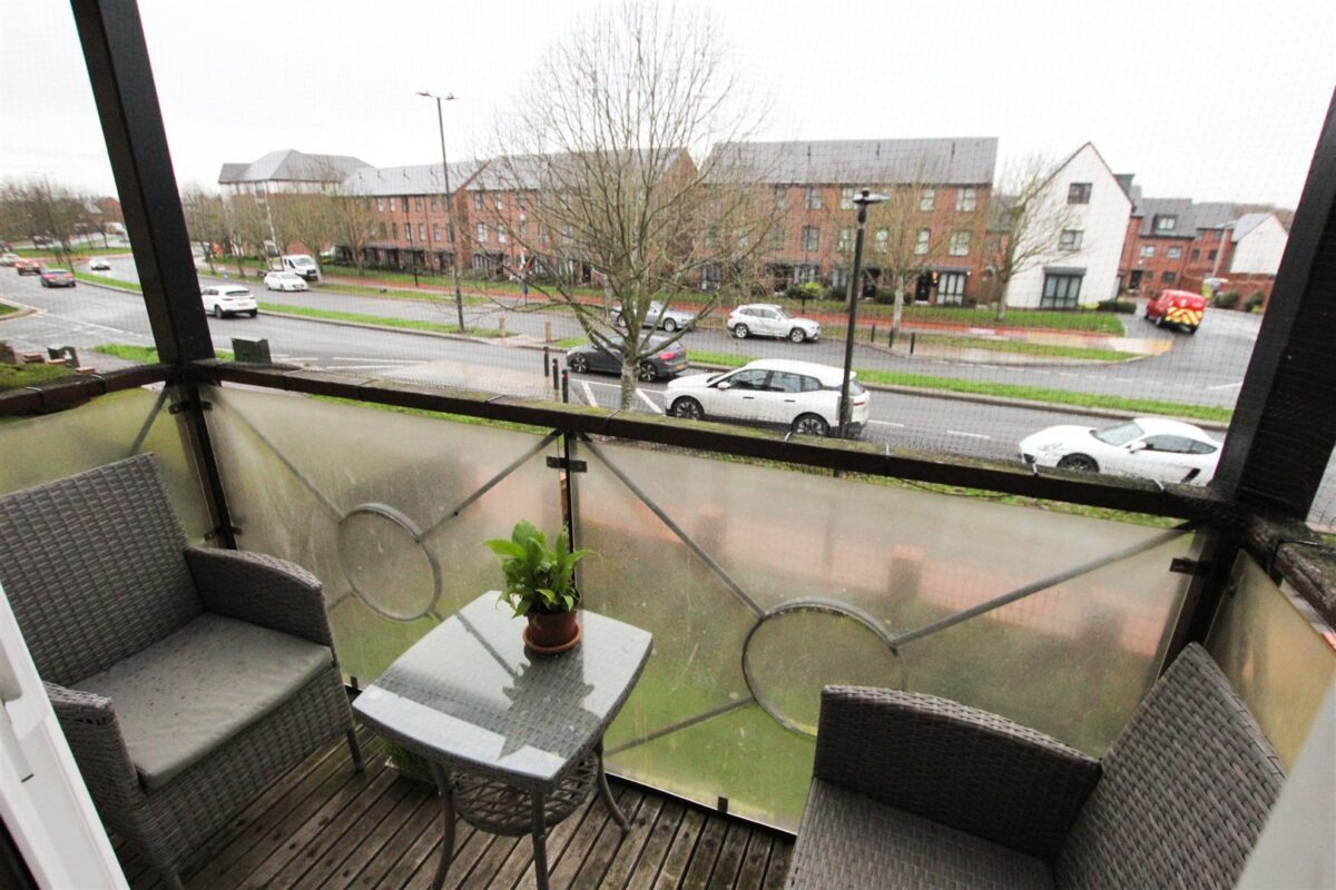 Lakeside Boulevard, Doncaster