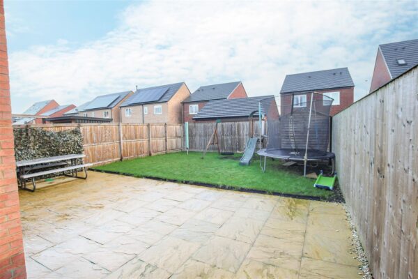 Midford Drive, Doncaster