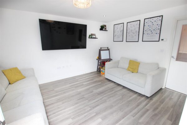 Midford Drive, Doncaster