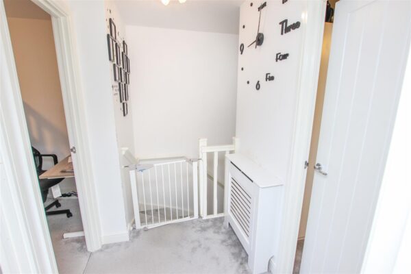 Midford Drive, Doncaster