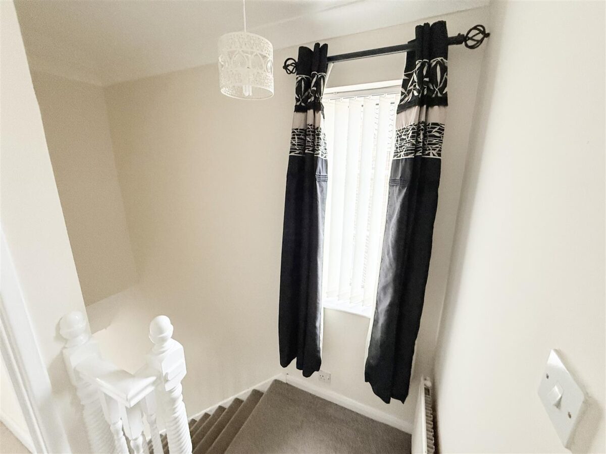 7 Laburnum Drive, Armthorpe