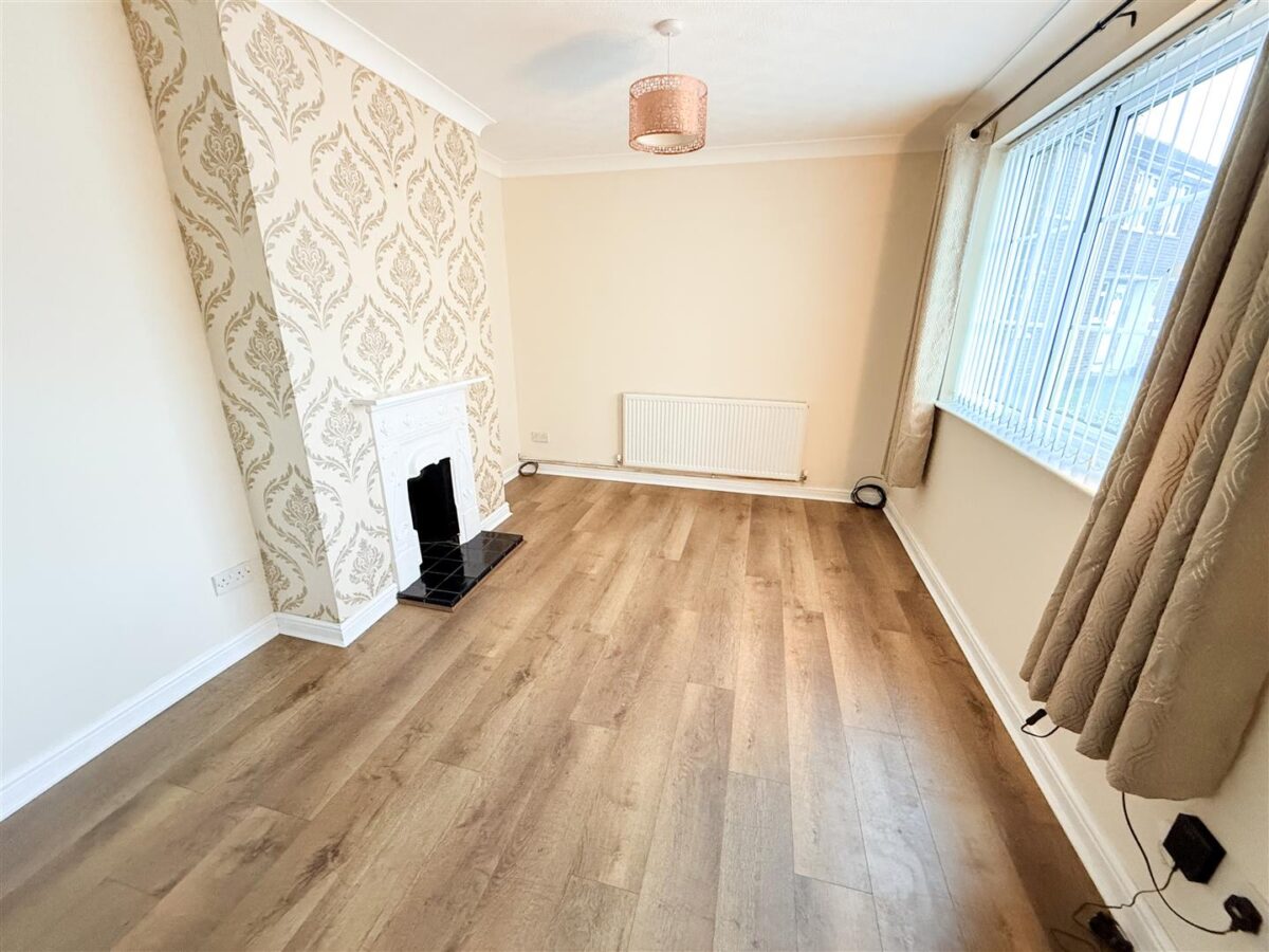 7 Laburnum Drive, Armthorpe