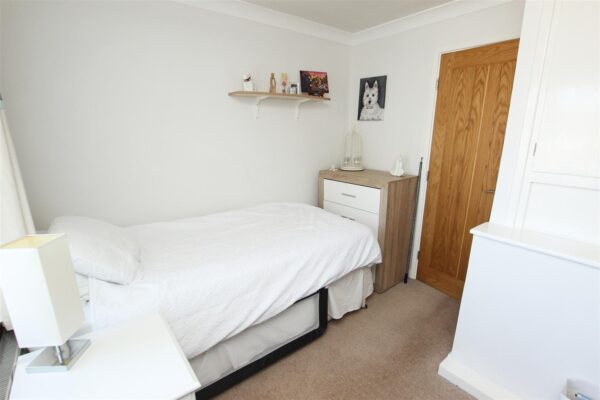 Leinster Avenue, Doncaster