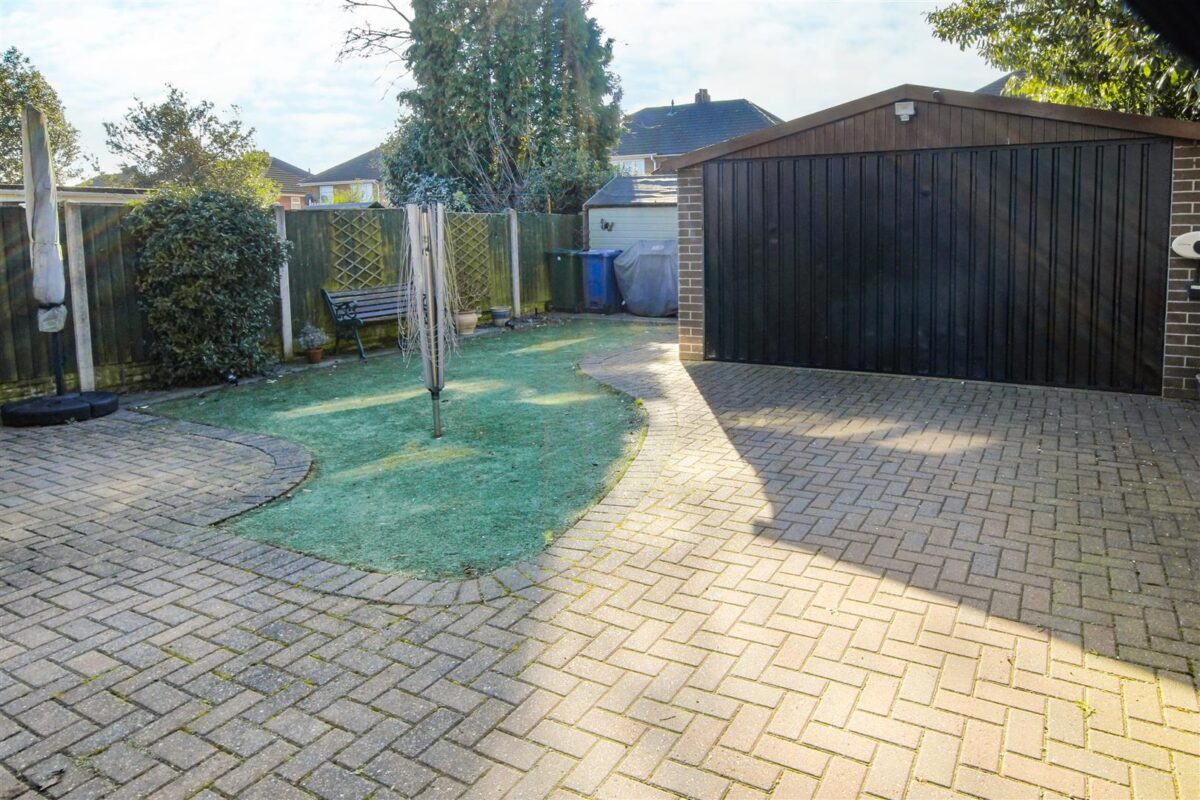 Leinster Avenue, Doncaster