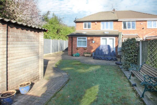 Leinster Avenue, Doncaster