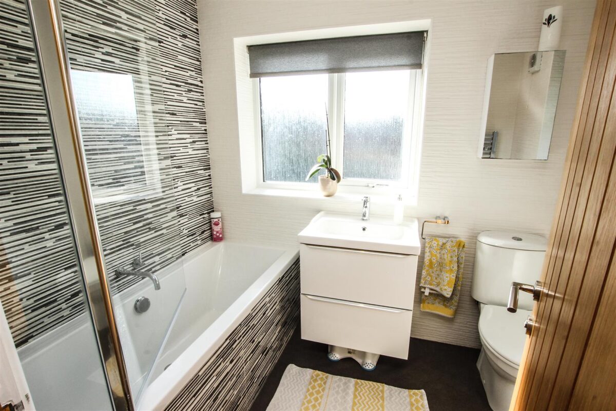 Leinster Avenue, Doncaster