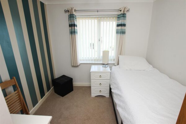 Leinster Avenue, Doncaster