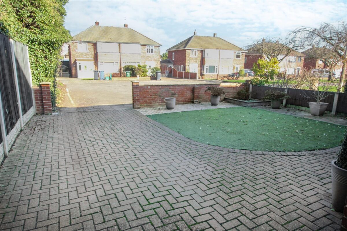 Leinster Avenue, Doncaster