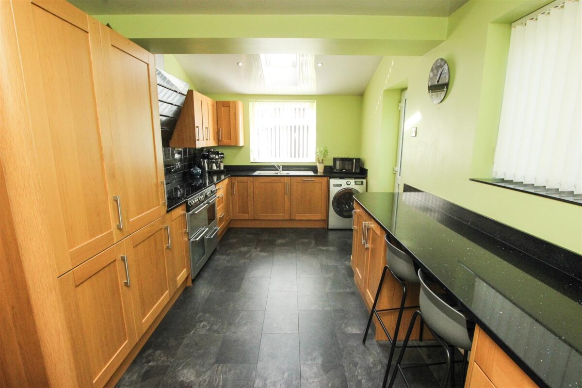 Leinster Avenue, Doncaster