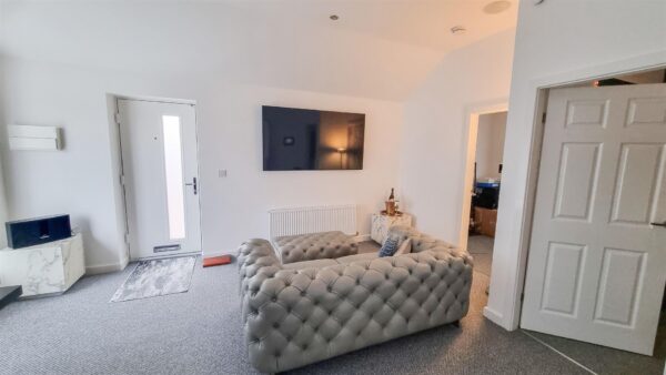 Hoddesdon Crescent, Dunscroft, Doncaster