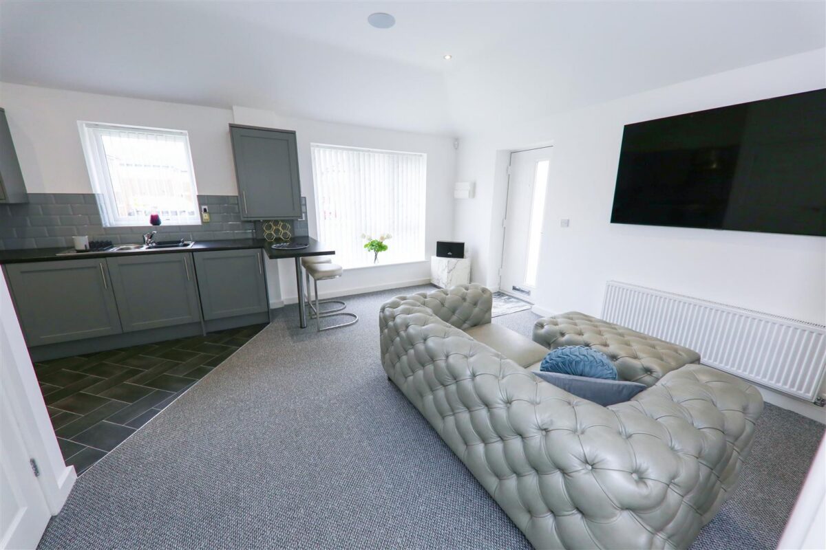 Hoddesdon Crescent, Dunscroft, Doncaster