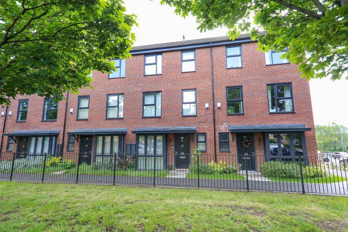 Lakeside Boulevard, Lakeside, Doncaster