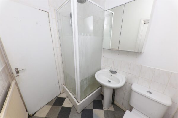 Bentley Road, Doncaster, Bentley DN5 9TG