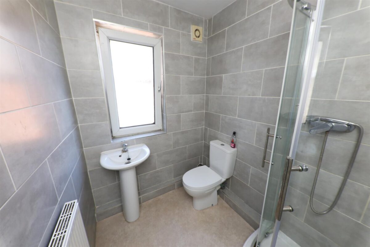 Bentley Road, Doncaster, Bentley DN5 9TG