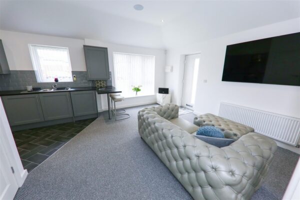 Hoddesdon Crescent, Dunscroft, Doncaster