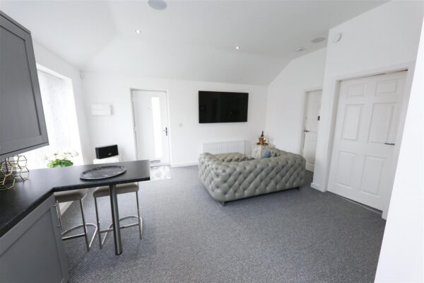 Hoddesdon Crescent, Dunscroft, Doncaster