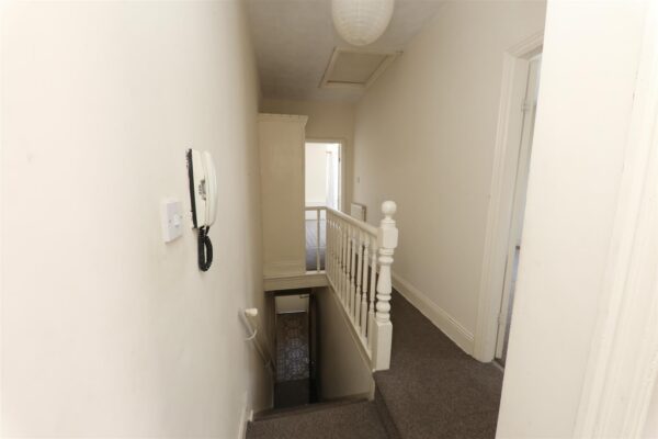 Bentley Road, Doncaster, Bentley DN5 9TG