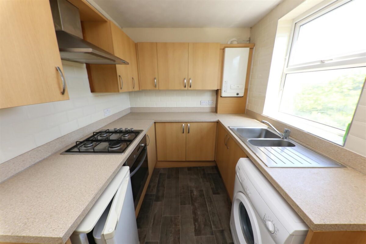 Bentley Road, Doncaster, Bentley DN5 9TG