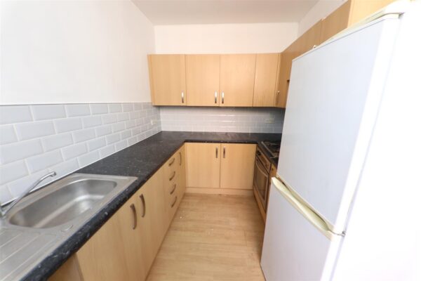 Bentley Road, Doncaster, Bentley DN5 9TG