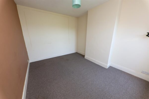 Bentley Road, Doncaster, Bentley DN5 9TG