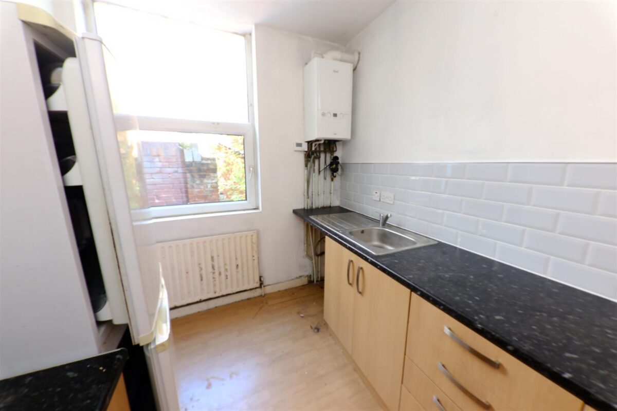 Bentley Road, Doncaster, Bentley DN5 9TG