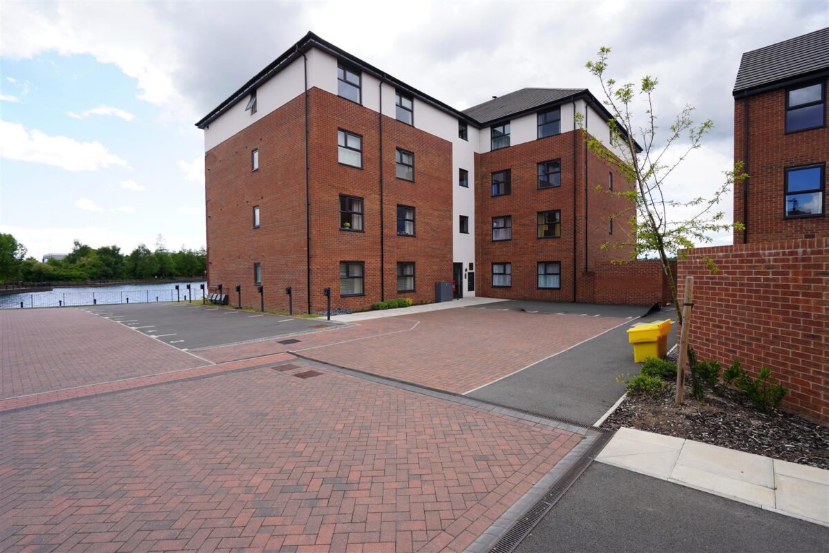 Dove Mews, Lakeside, Doncaster