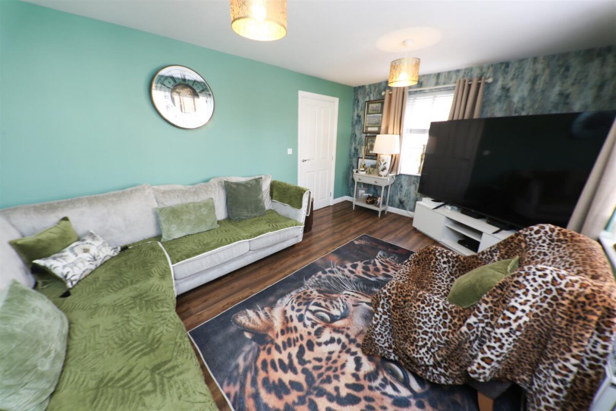 Jenkin Close, New Rossington, Doncaster
