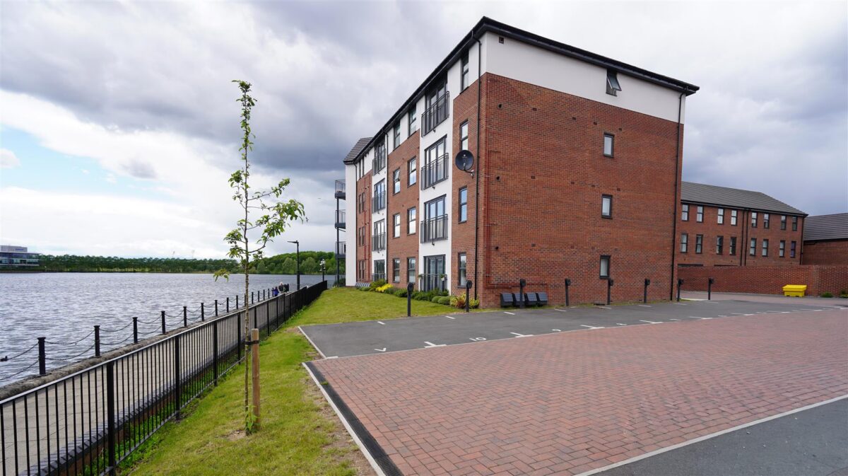 Dove Mews, Lakeside, Doncaster