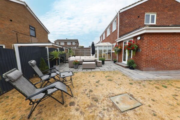 Farringdon Drive, New Rossington, Doncaster
