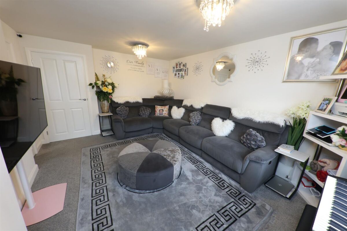 Woodland Crescent, Hatfield, Doncaster