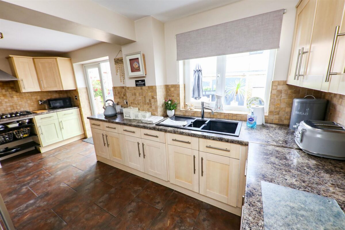 Farringdon Drive, New Rossington, Doncaster