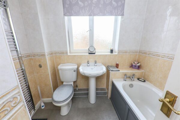 Farringdon Drive, New Rossington, Doncaster