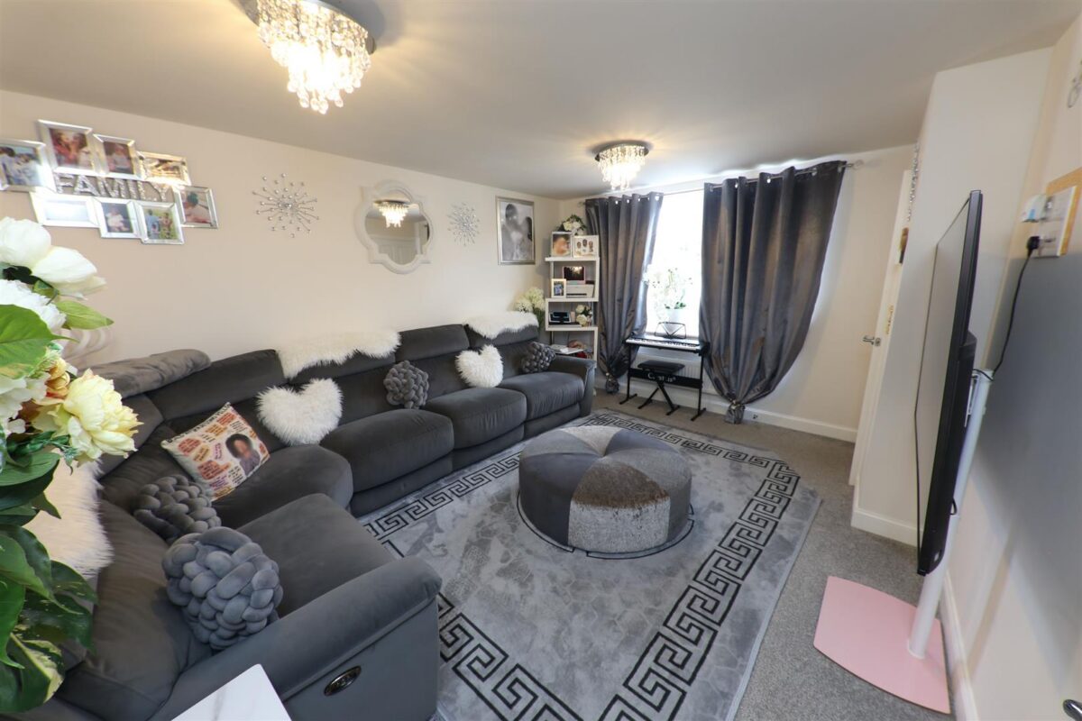 Woodland Crescent, Hatfield, Doncaster