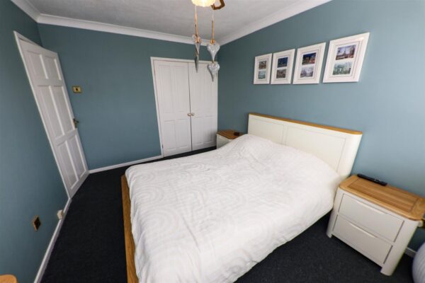 Farringdon Drive, New Rossington, Doncaster