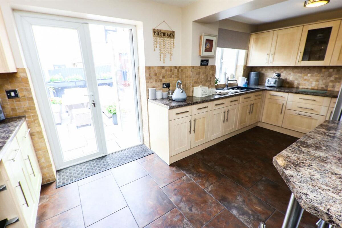 Farringdon Drive, New Rossington, Doncaster