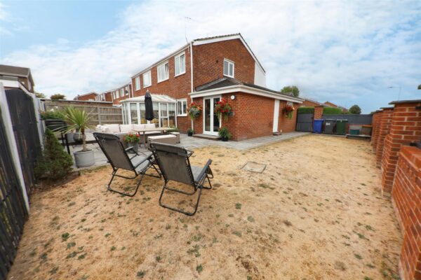 Farringdon Drive, New Rossington, Doncaster