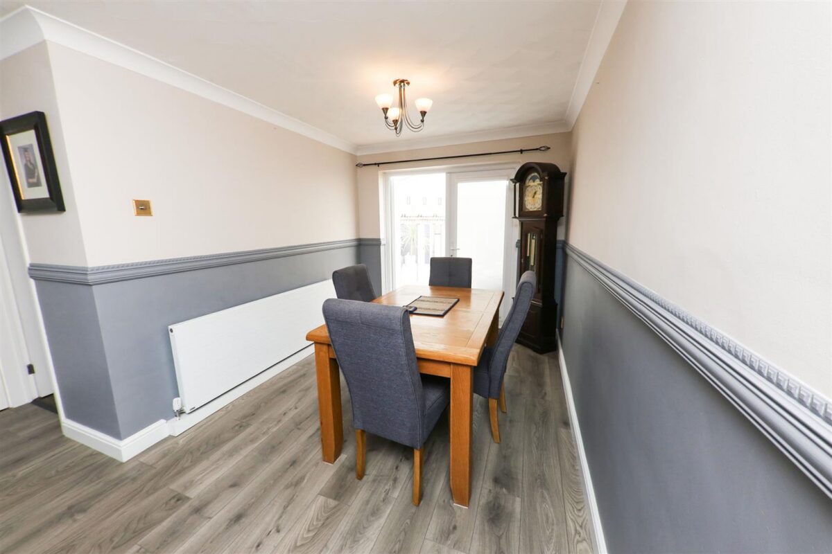 Farringdon Drive, New Rossington, Doncaster