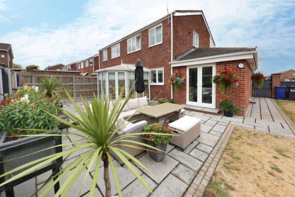 Farringdon Drive, New Rossington, Doncaster