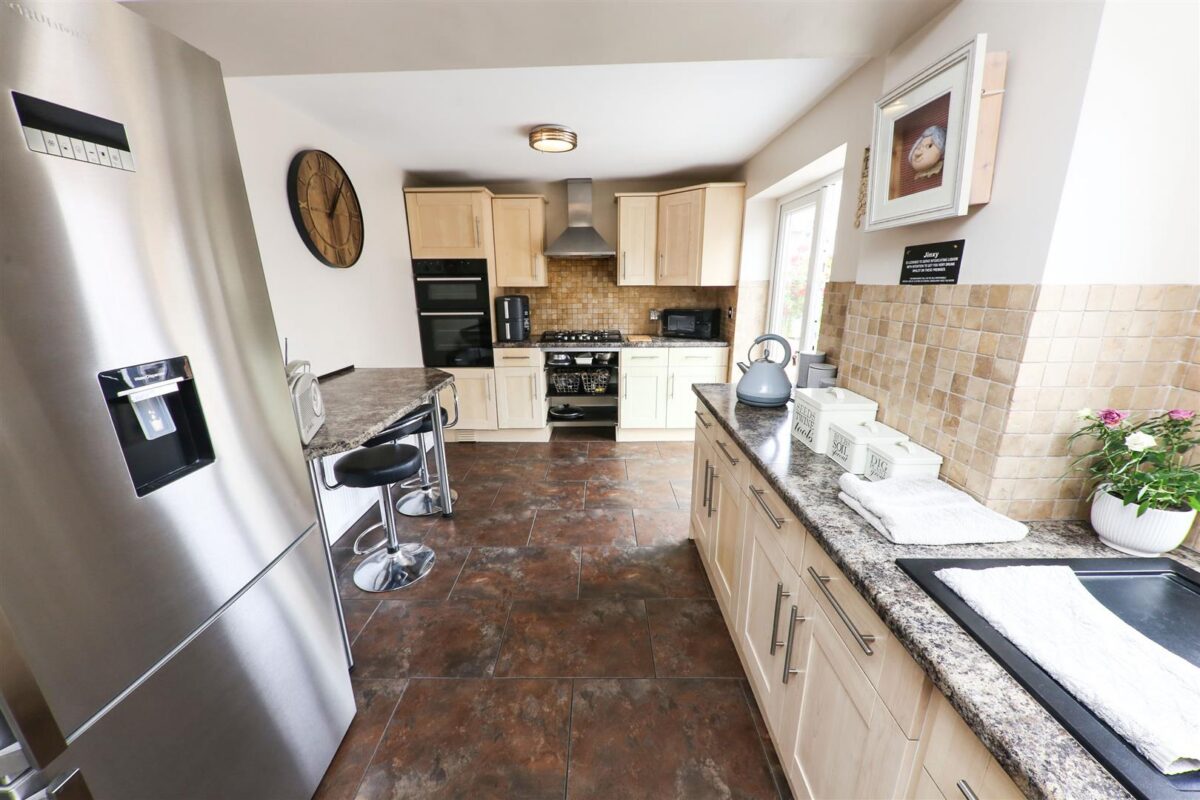 Farringdon Drive, New Rossington, Doncaster