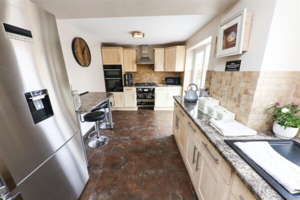 Farringdon Drive, New Rossington, Doncaster
