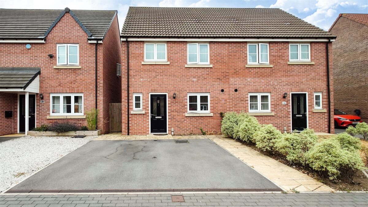 Roxbury Drive, Hatfield, Doncaster