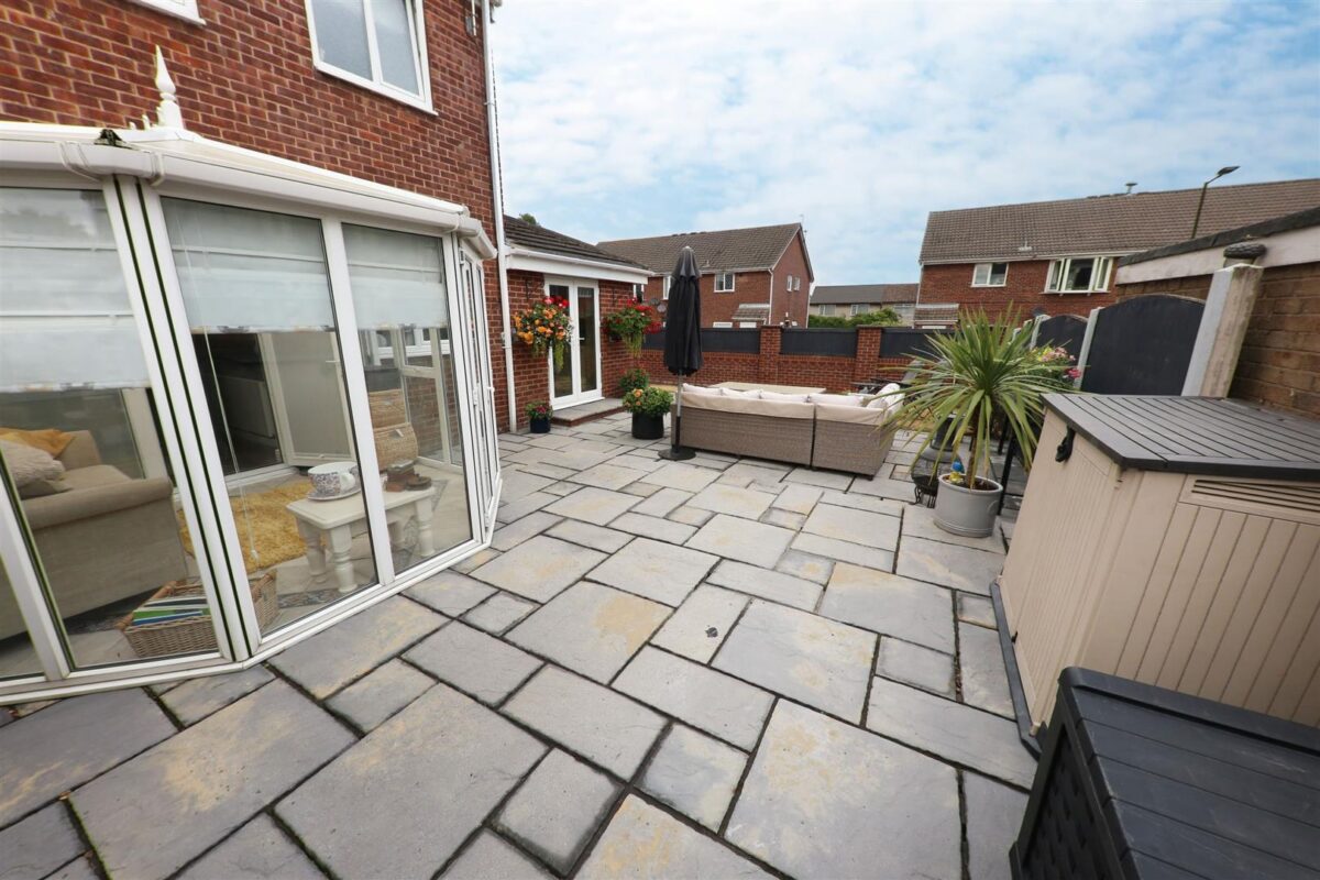 Farringdon Drive, New Rossington, Doncaster