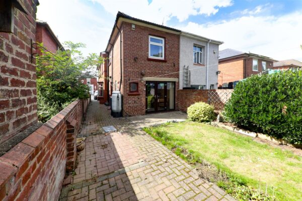 Chequer Road, Hyde Park, Doncaster